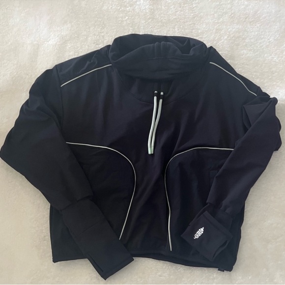 Free People Act Fast Layer - Picture 3 of 12